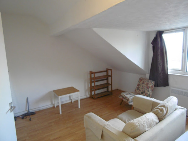  Image of Apartment to rent at CATHAYS TERRACE  CARDIFF, CF24 4HZ