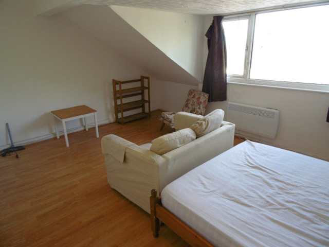  Image of Apartment to rent at CATHAYS TERRACE  CARDIFF, CF24 4HZ