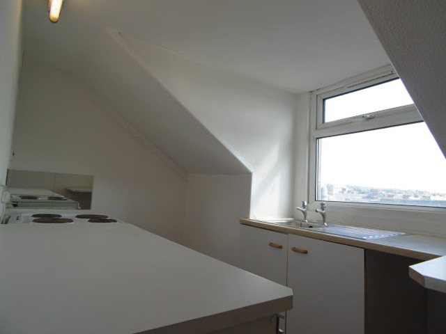  Image of Apartment to rent at CATHAYS TERRACE  CARDIFF, CF24 4HZ