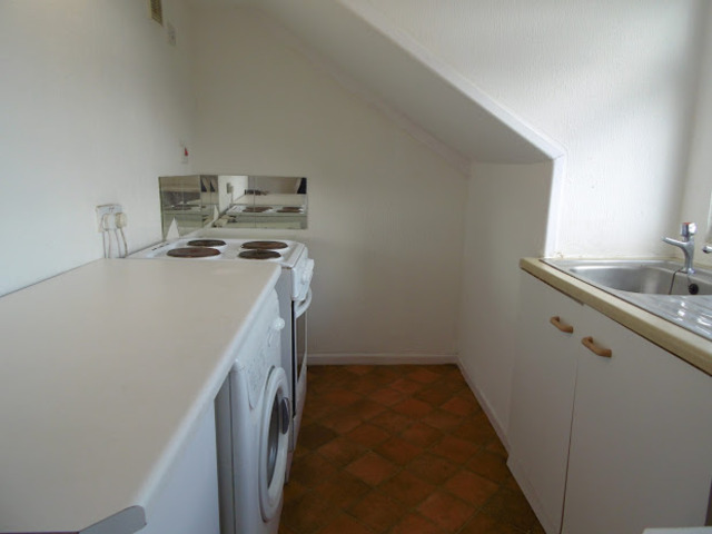  Image of Apartment to rent at CATHAYS TERRACE  CARDIFF, CF24 4HZ