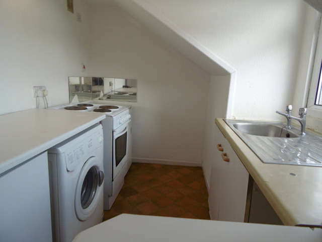  Image of Apartment to rent at CATHAYS TERRACE  CARDIFF, CF24 4HZ