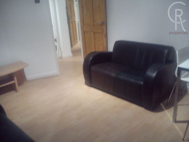  Image of 2 Bedroom Flat to rent at Murray Grove  London, N1 7PX