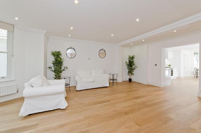  Image of 2 Bedroom Flat to rent at Earls Court Road  London, SW5 9AS