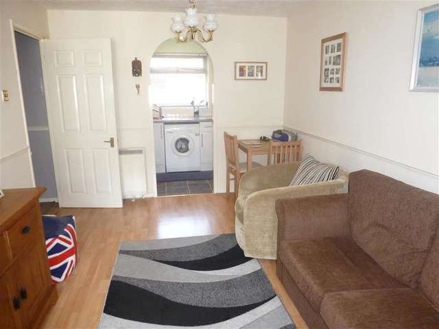  Image of 1 Bedroom Ground Flat for sale at Erith Kent Erith, DA8 2PW