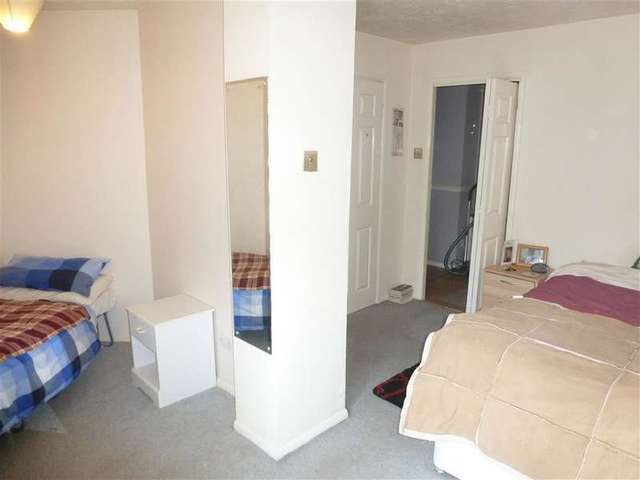  Image of 1 Bedroom Ground Flat for sale at Erith Kent Erith, DA8 2PW