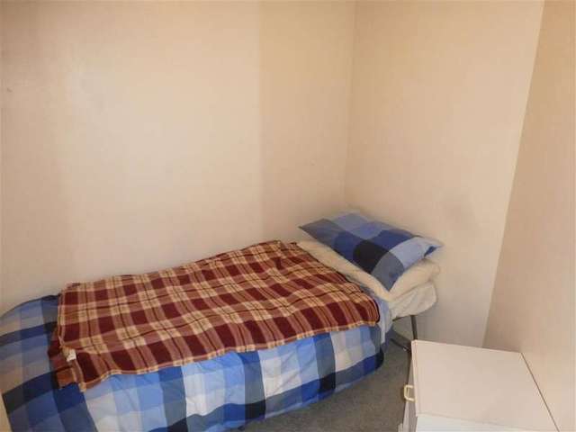  Image of 1 Bedroom Ground Flat for sale at Erith Kent Erith, DA8 2PW
