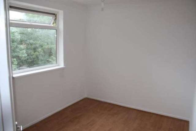  Image of 3 Bedroom Flat to rent at Graham Road Dalston London, E8 1BZ