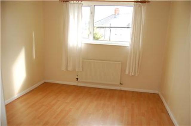  Image of 2 Bedroom Terraced to rent at Leckhampton  Gloucestershire, GL53 7NX