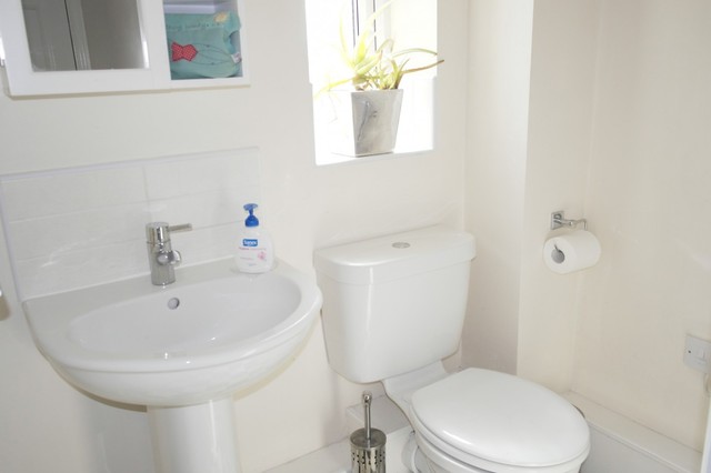  Image of 2 Bedroom Apartment for sale at Newlay, LS13 1GE