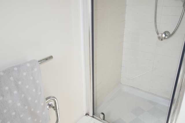  Image of 2 Bedroom Apartment for sale at Newlay, LS13 1GE