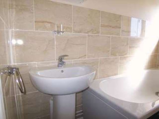  Image of 2 Bedroom Detached to rent at Mead Fields  Bridport, DT6 5RF