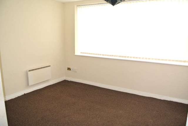  Image of 3 Bedroom Flat to rent at Napier Avenue  Blackpool, FY4 1PB