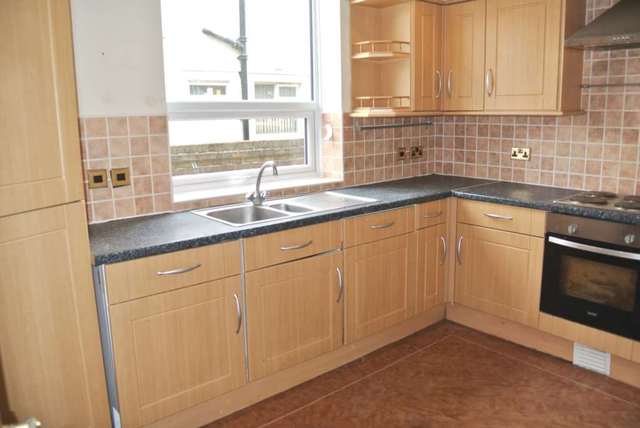  Image of 3 Bedroom Flat to rent at Napier Avenue  Blackpool, FY4 1PB