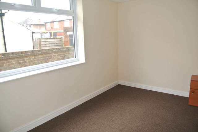  Image of 3 Bedroom Flat to rent at Napier Avenue  Blackpool, FY4 1PB