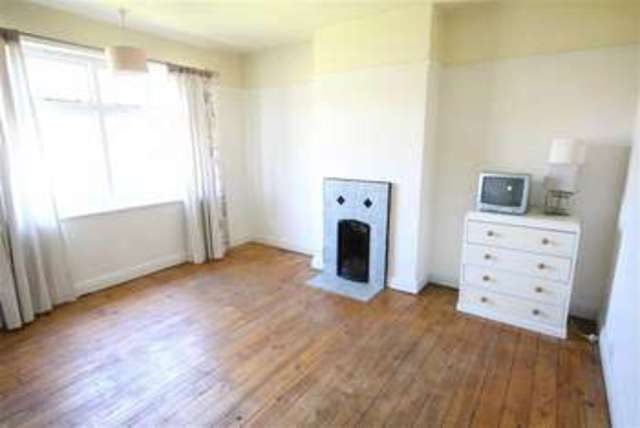 Image of 3 Bedroom Property for sale at Norton Road Uxbridge Uxbridge, UB8 2PT