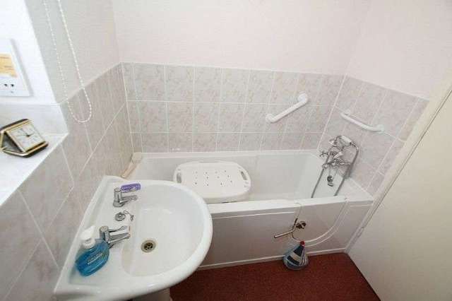  Image of 3 Bedroom Detached for sale at Swanage, BH19 2QA