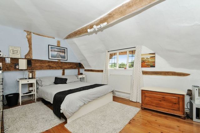  Image of 4 Bedroom Detached for sale at Paper Mill Lane  South Moreton, OX11 9AH