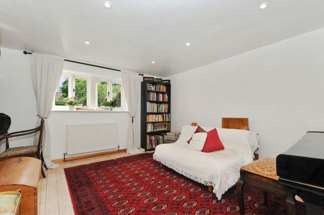  Image of 4 Bedroom Detached for sale at Paper Mill Lane  South Moreton, OX11 9AH