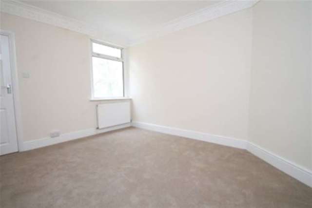  Image of 2 Bedroom Detached to rent at London, SE20 8AE