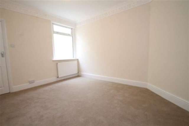  Image of 2 Bedroom Detached to rent at London, SE20 8AE