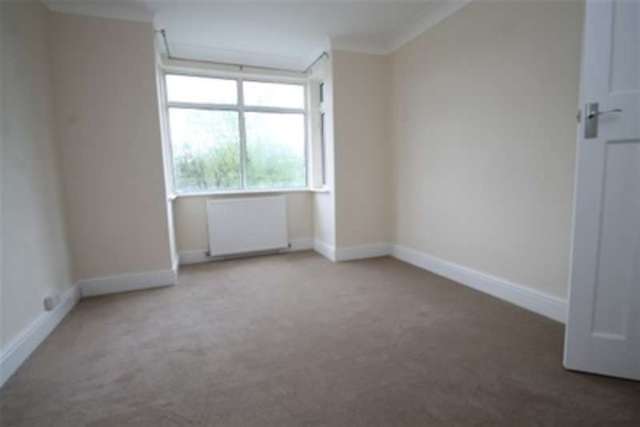  Image of 2 Bedroom Detached to rent at London, SE20 8AE