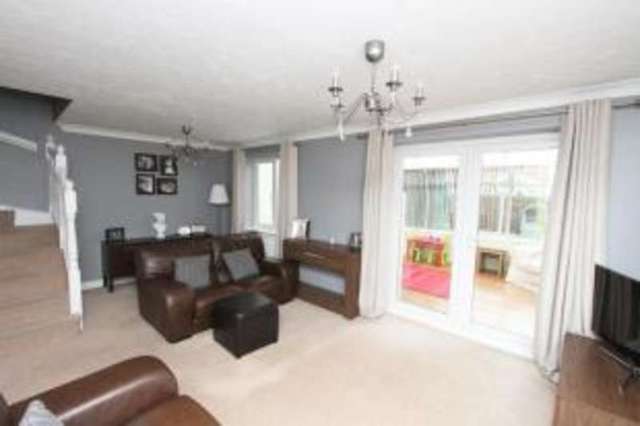  Image of 3 Bedroom Detached for sale at Renishaw Sheffield Renishaw, S21 3WN
