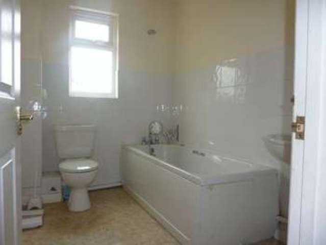  Image of 3 Bedroom Flat to rent at St Andrews Close  Shoeburyness, SS3 9DD