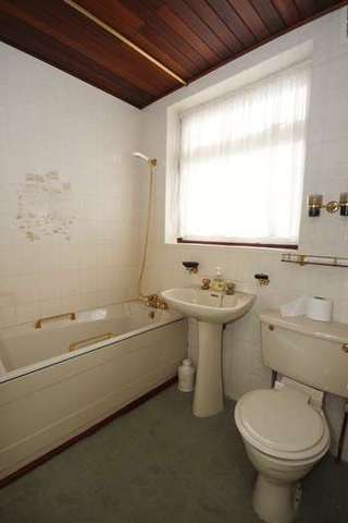  Image of 2 Bedroom Detached for sale at Sylvia Avenue Hatch End Pinner, HA5 4QL