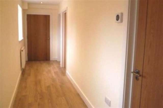  Image of 2 Bedroom Flat to rent at Fareham, PO14 4FX