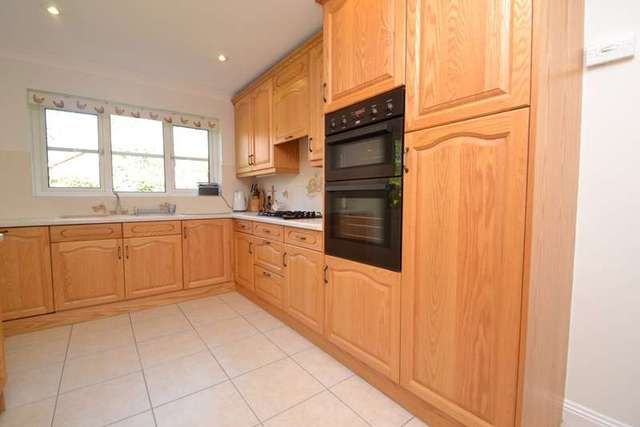  Image of 4 Bedroom Detached for sale at Verwood, BH31 6LA