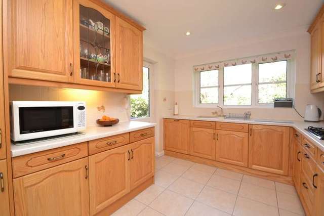  Image of 4 Bedroom Detached for sale at Verwood, BH31 6LA