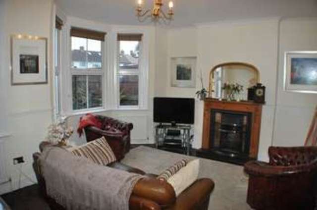  Image of 4 Bedroom Detached for sale at Walton Road  West Molesey, KT8 2HY