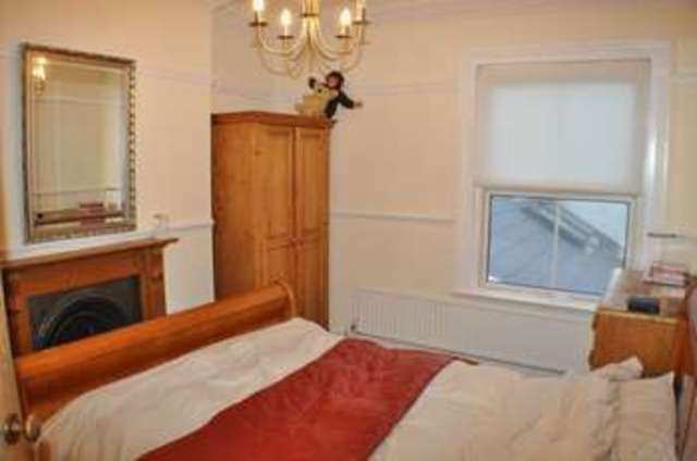  Image of 4 Bedroom Detached for sale at Walton Road  West Molesey, KT8 2HY