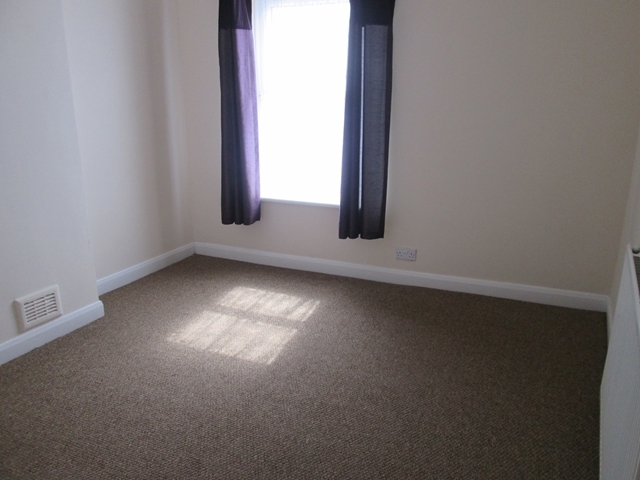  Image of 3 Bedroom Terraced to rent at Weston Lane Tysley Birmingham, B11 3RX