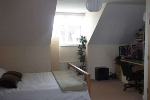  Image of 4 Bedroom Detached to rent at York, YO30 5NG