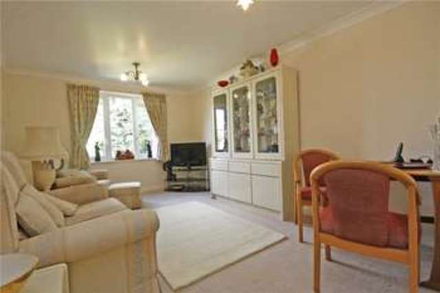  Image of 1 Bedroom Retirement Property for sale at Byfleet Surrey Byfleet, KT14 7HJ