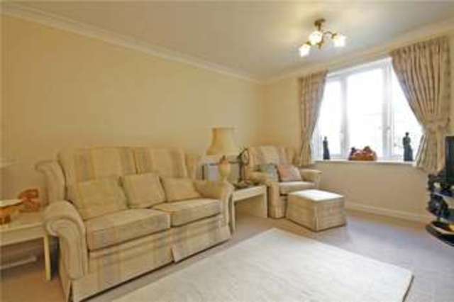  Image of 1 Bedroom Retirement Property for sale at Byfleet Surrey Byfleet, KT14 7HJ
