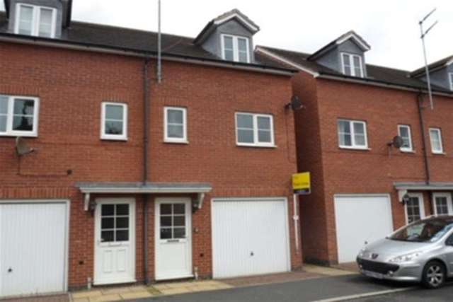  Image of 2 Bedroom Detached to rent at Nottingham, NG6 8HP
