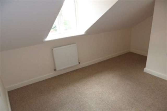  Image of 2 Bedroom Detached to rent at Nottingham, NG6 8HP