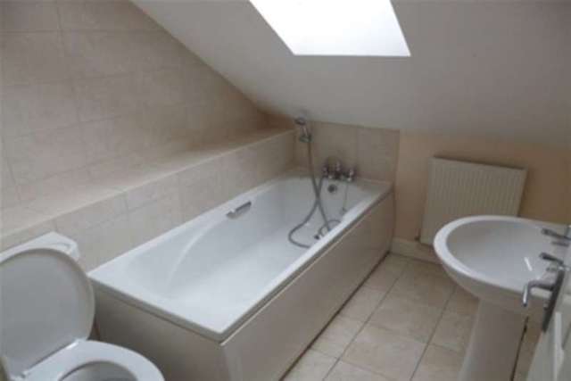  Image of 2 Bedroom Detached to rent at Nottingham, NG6 8HP