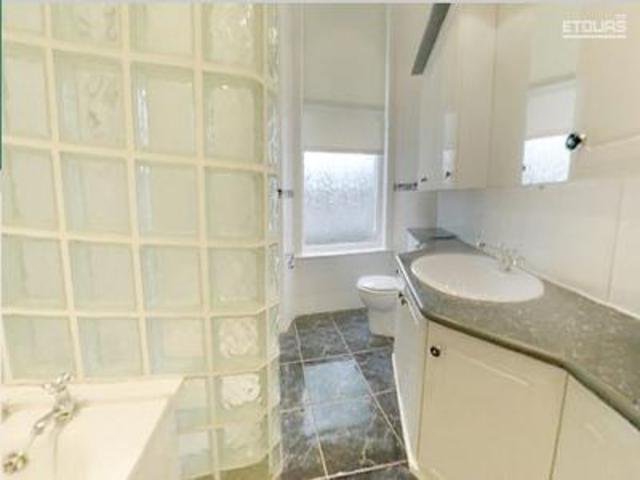  Image of 4 Bedroom Flat to rent at Dundee  Dundee, DD4 6NL
