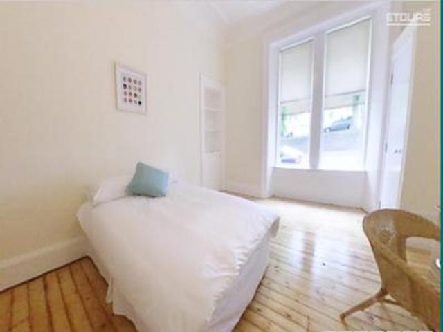  Image of 4 Bedroom Flat to rent at Dundee  Dundee, DD4 6NL