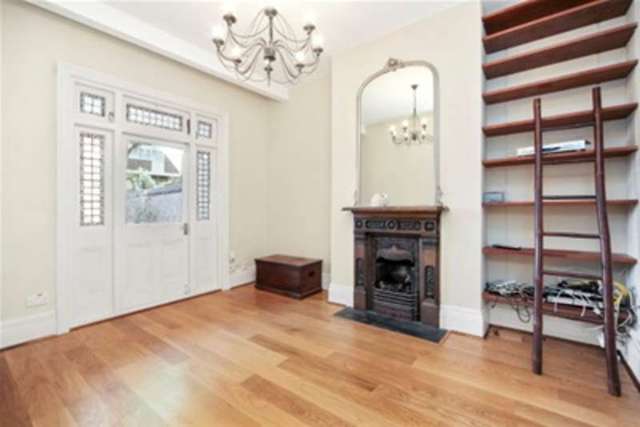  Image of 4 Bedroom Detached to rent at London, W4 2HN