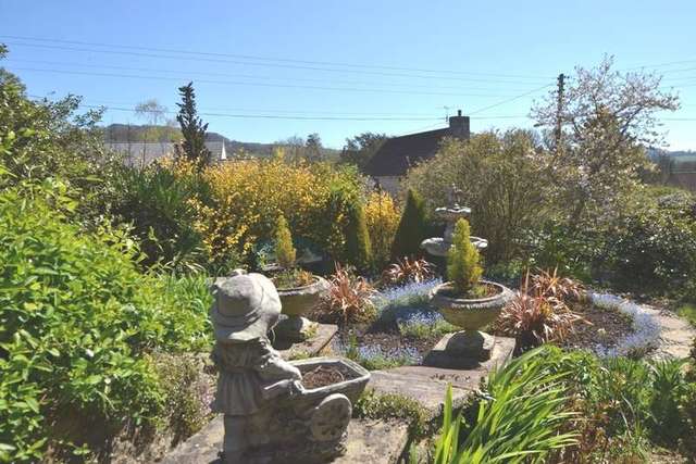  Image of 4 Bedroom Detached for sale at 29 Chantry Lane Newtown Beaminster, DT8 3ER