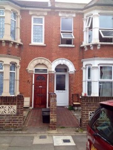 Image of 3 Bedroom Terraced to rent at BRITANINA ROAD  ILFORD, IG1 2EQ