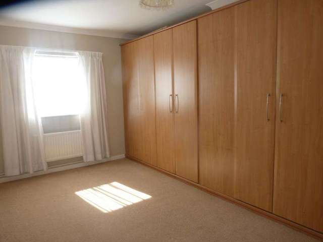  Image of 3 Bedroom Semi-Detached for sale at Leeds, LS9 6EA