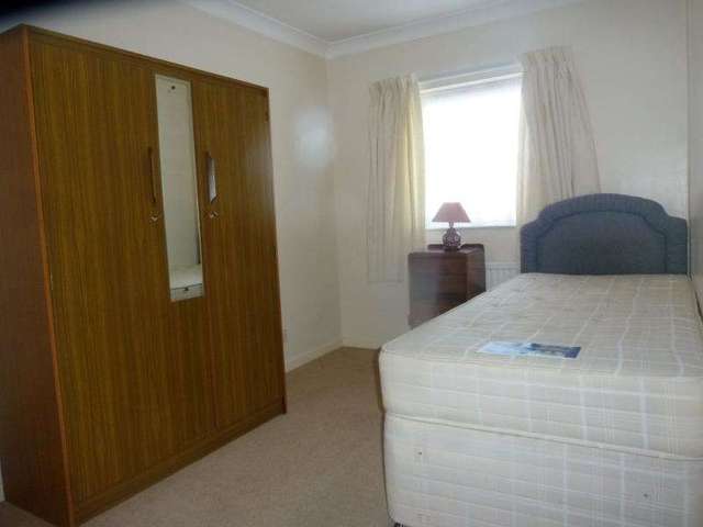  Image of 3 Bedroom Semi-Detached for sale at Leeds, LS9 6EA