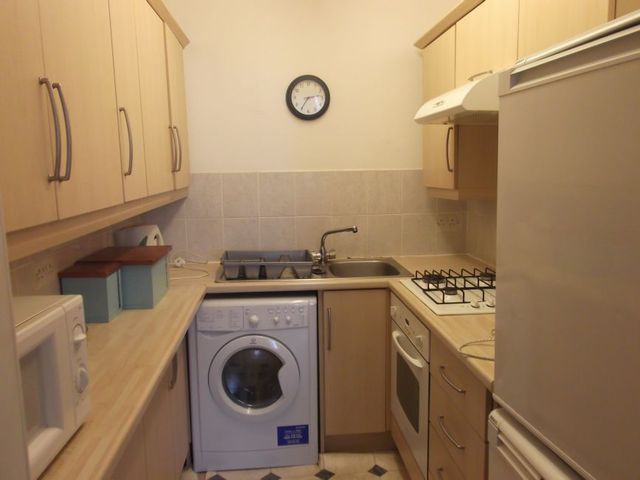  Image of 2 Bedroom Flat to rent at Paisley Renfrewshire Renfrewshire, PA3 2JG