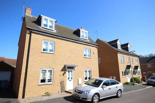  Image of 4 Bedroom Detached for sale at Chedington Close  Kettering, NN15 6FA