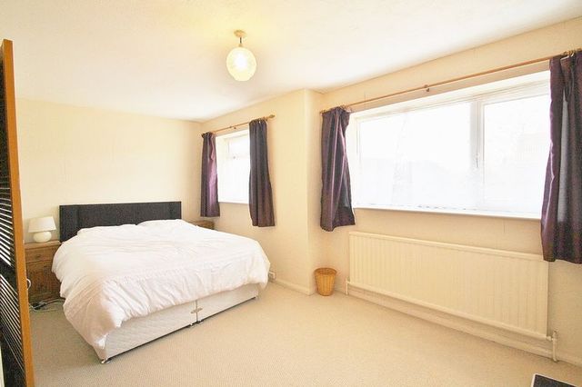  Image of 3 Bedroom Semi-Detached for sale at Cross Road Cholsey Wallingford, OX10 9PE